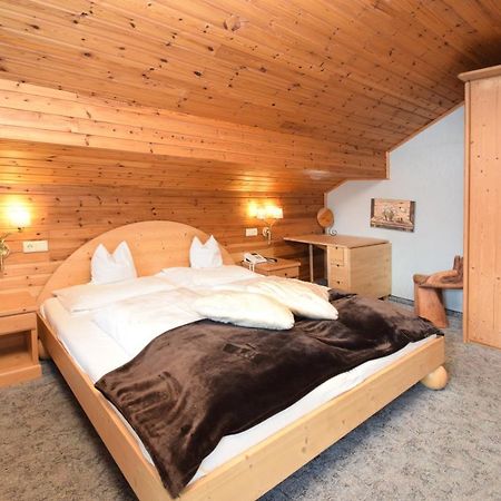 Hotel Chalet Olympia Monguelfo-Tesido / Welsberg-Taisten Екстериор снимка