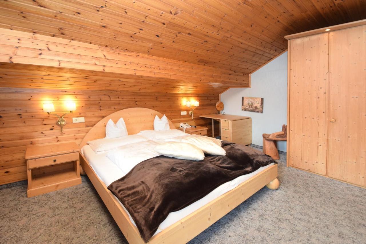 Hotel Chalet Olympia Monguelfo-Tesido / Welsberg-Taisten Екстериор снимка