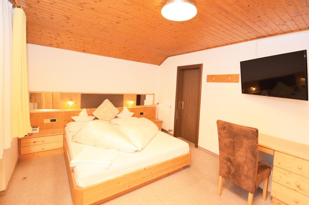 Hotel Chalet Olympia Monguelfo-Tesido / Welsberg-Taisten Екстериор снимка