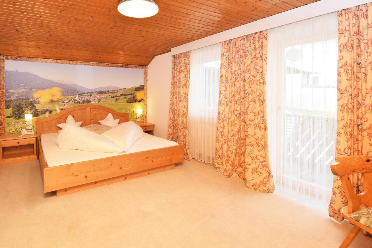 Hotel Chalet Olympia Monguelfo-Tesido / Welsberg-Taisten Екстериор снимка