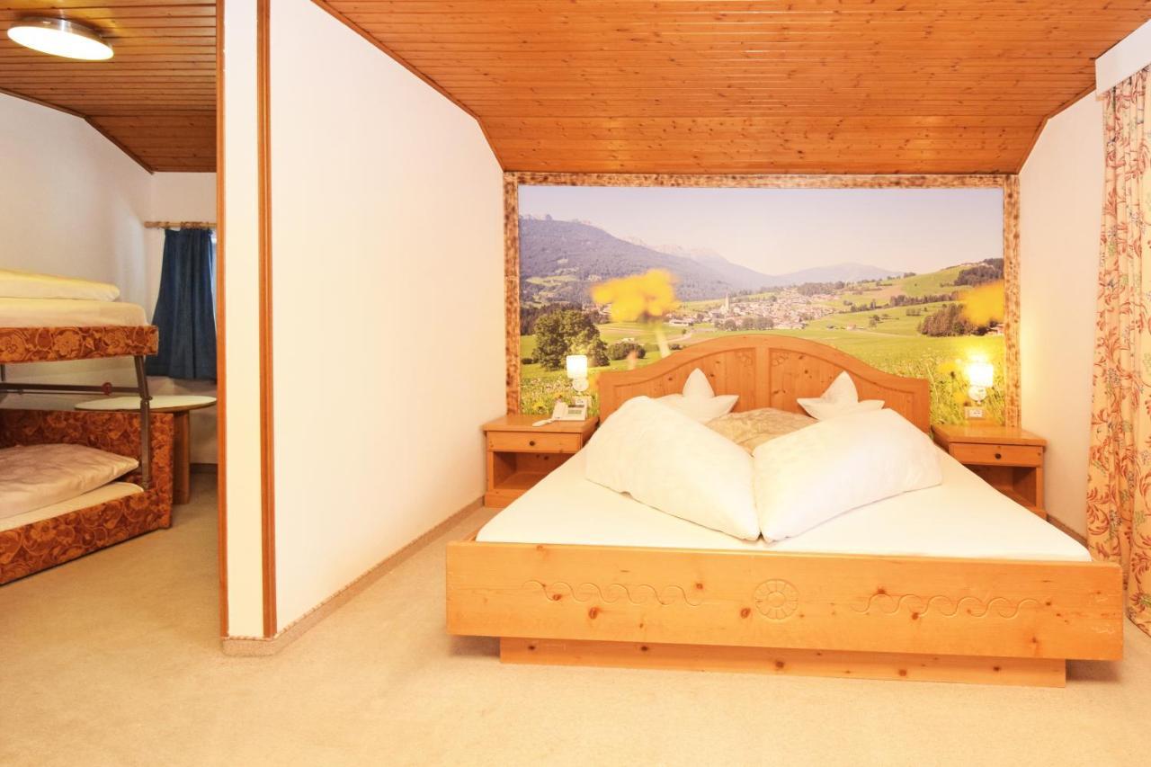 Hotel Chalet Olympia Monguelfo-Tesido / Welsberg-Taisten Екстериор снимка