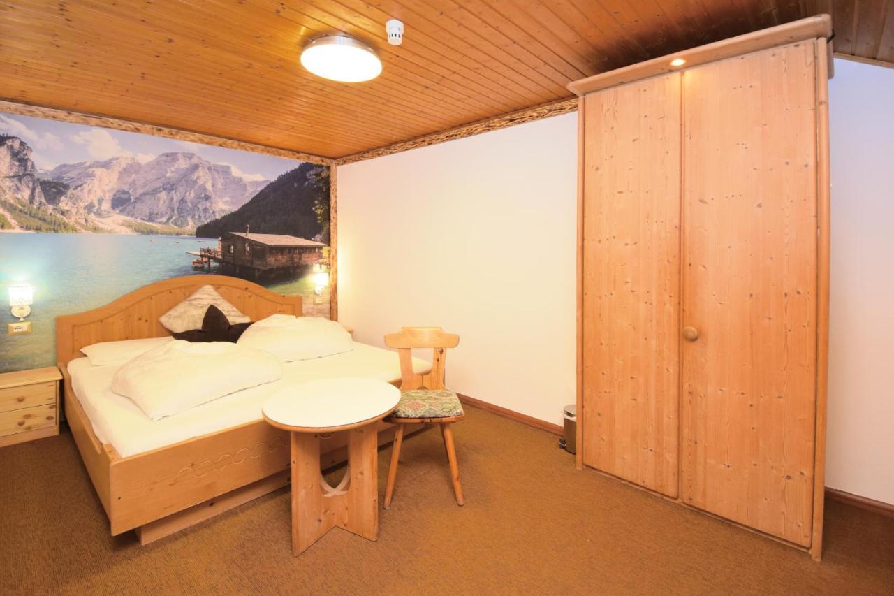 Hotel Chalet Olympia Monguelfo-Tesido / Welsberg-Taisten Екстериор снимка