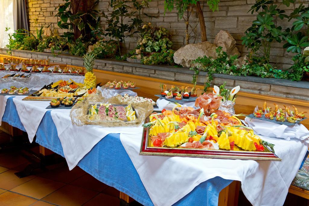 Hotel Chalet Olympia Monguelfo-Tesido / Welsberg-Taisten Екстериор снимка